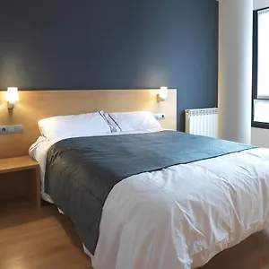 2* Hotel Txarriduna